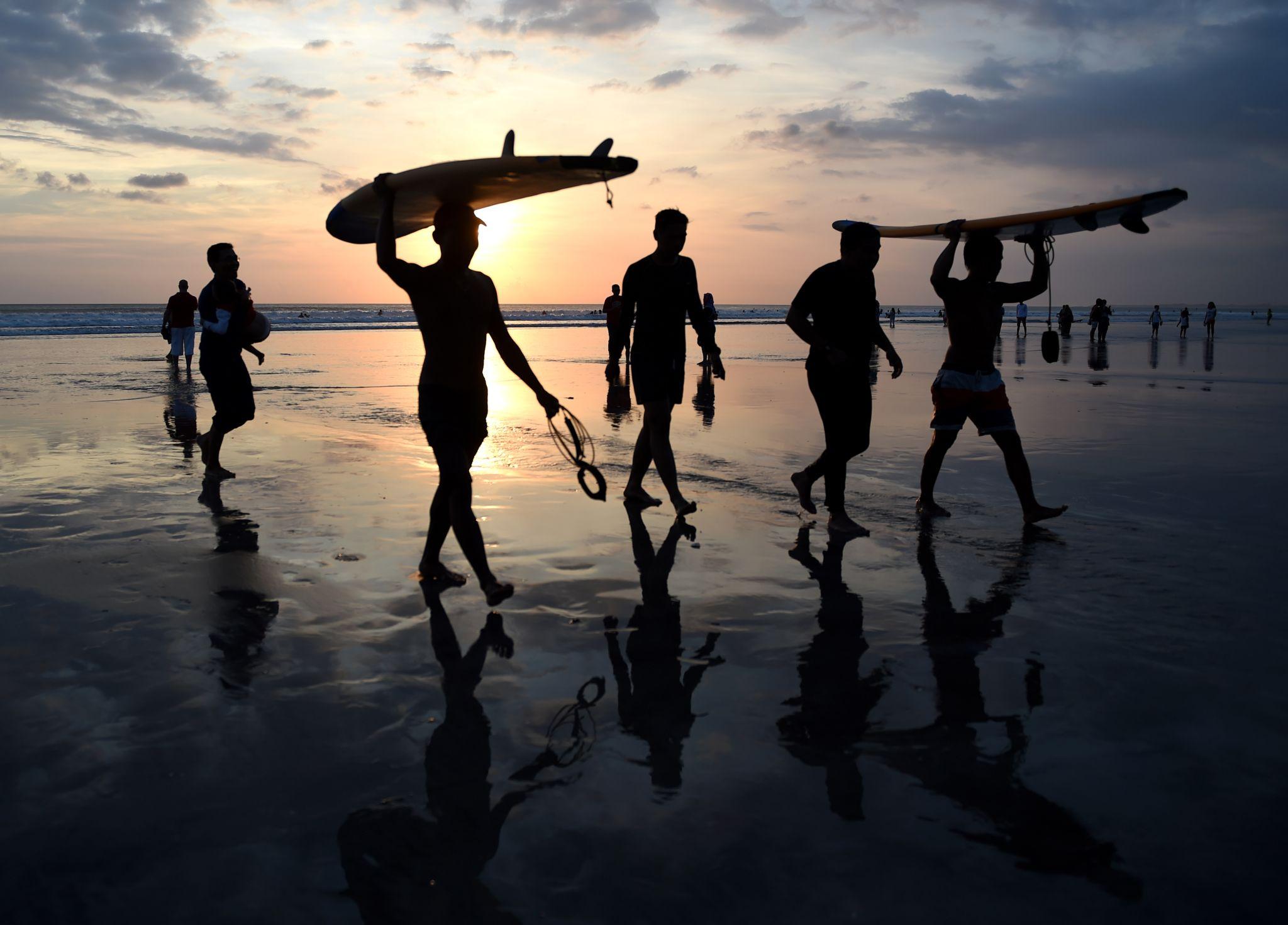 Surfing in Bali 3