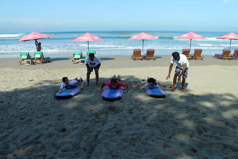 Surfing in Bali 2